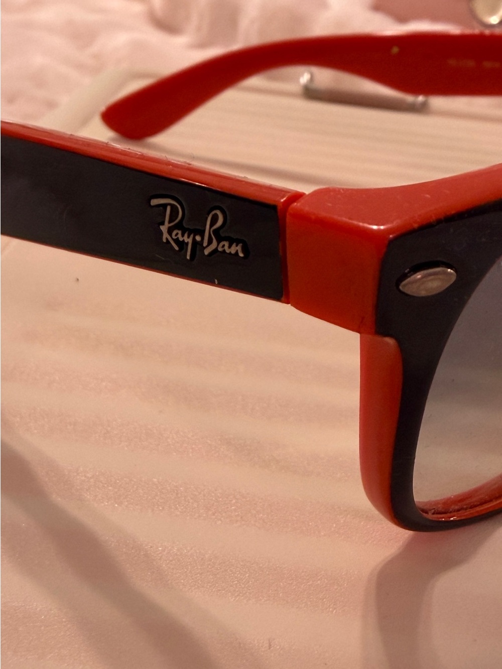 Ray-Ban New Wayfarer Color Mix Sunglasses With Case - Picture 7 of 14
